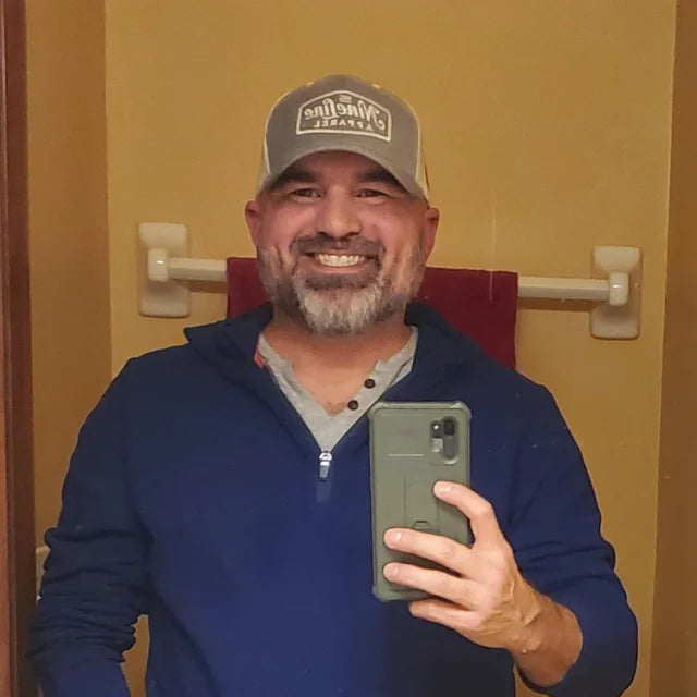 files/45m-just-a-average-dad-selfie-v0-q11dc6all93e1_1.webp
